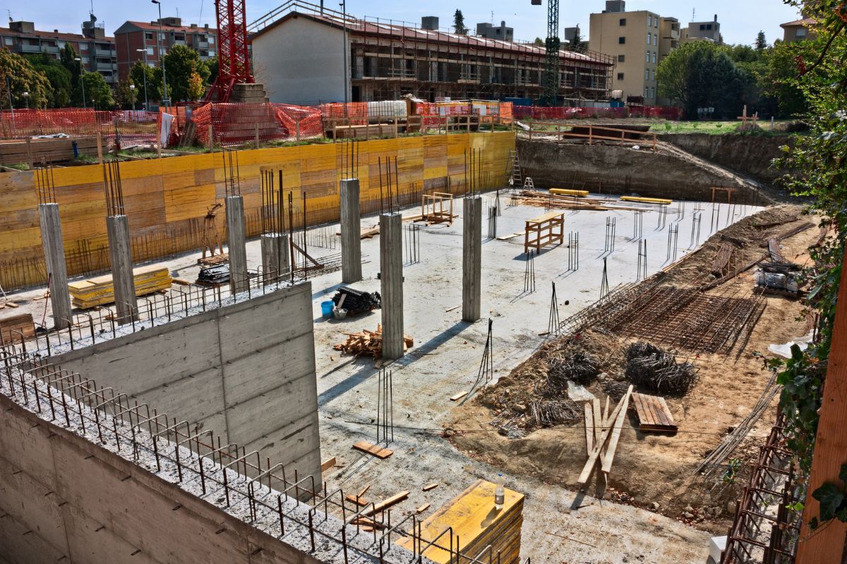 Cimentación flotante en construcción en proceso de obra
